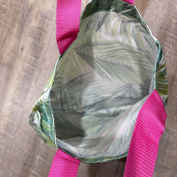 I Need A Vacation Tote - Picture 2 of 2